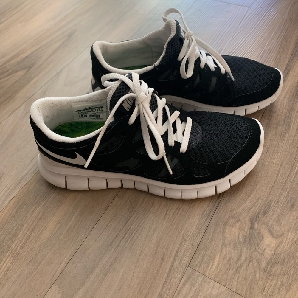 Nike Women’s Free Run 2 Running Shoe